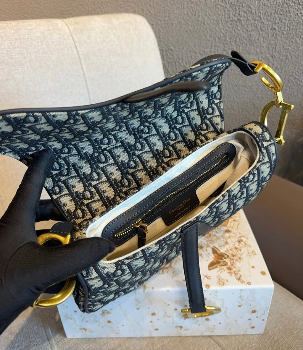 Dioramour Inspired Small Saddle Bag