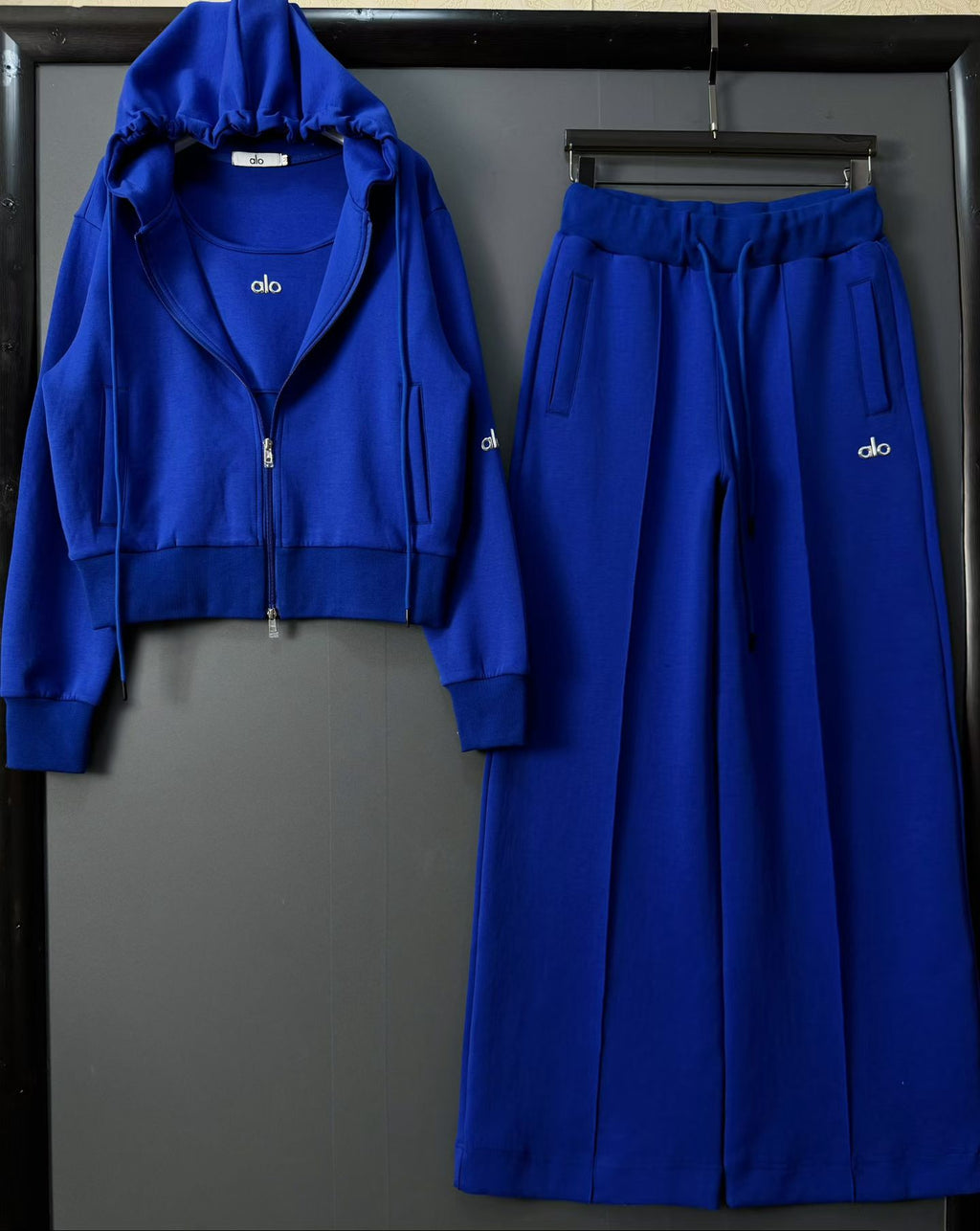 Alo Inspired Yoga brand lounge set