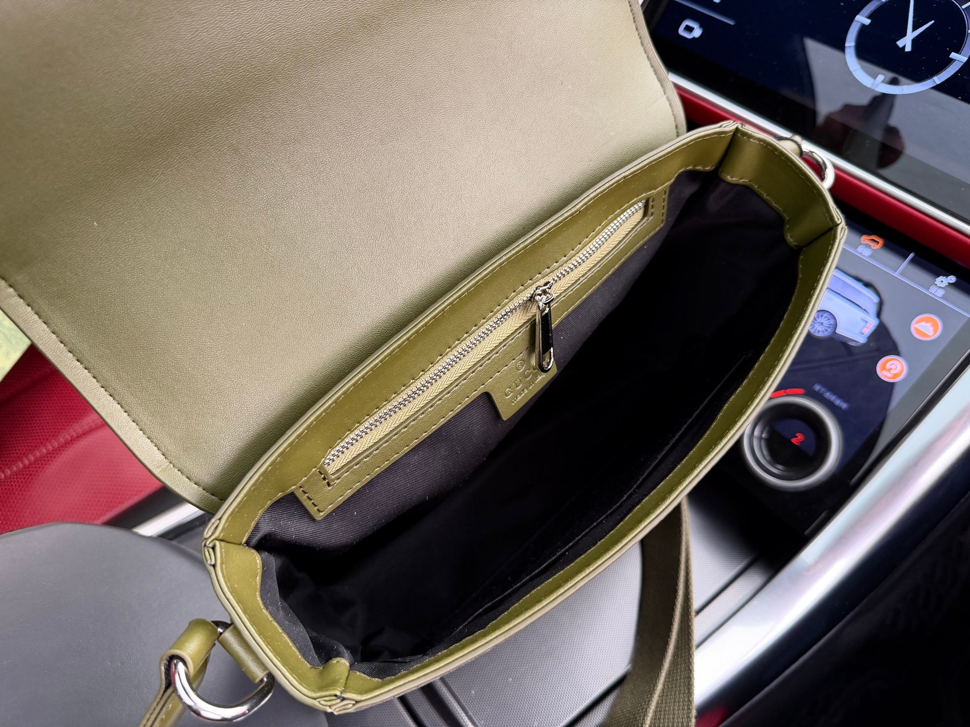 Gucci Inspired GG Supreme messenger bag