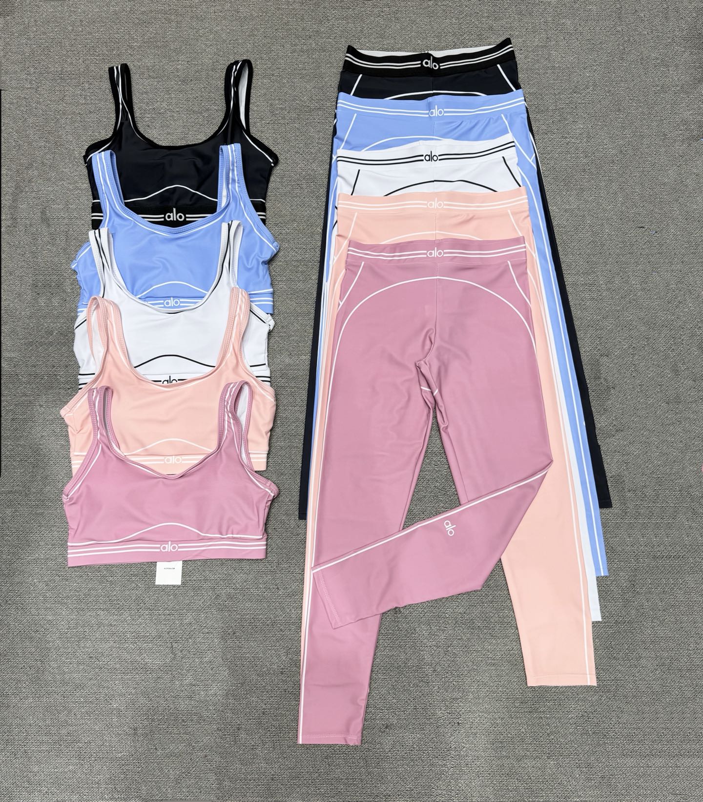 Alo Inspired Yoga Airbrush Heart Throb Set